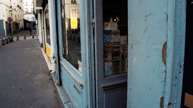 "au coin de la rue"　<br />街かど