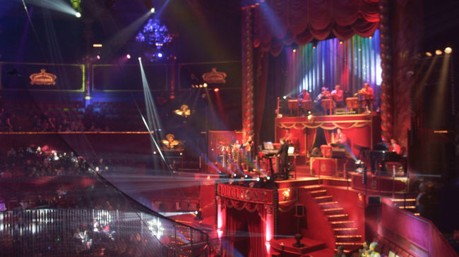  "Cirque d'hiver"<br />   冬のサーカス<br /><br />http://www.cirquedhiver.com/