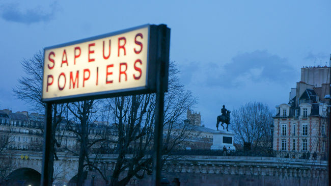 "SAPEUR POMPIER" <br />消防士