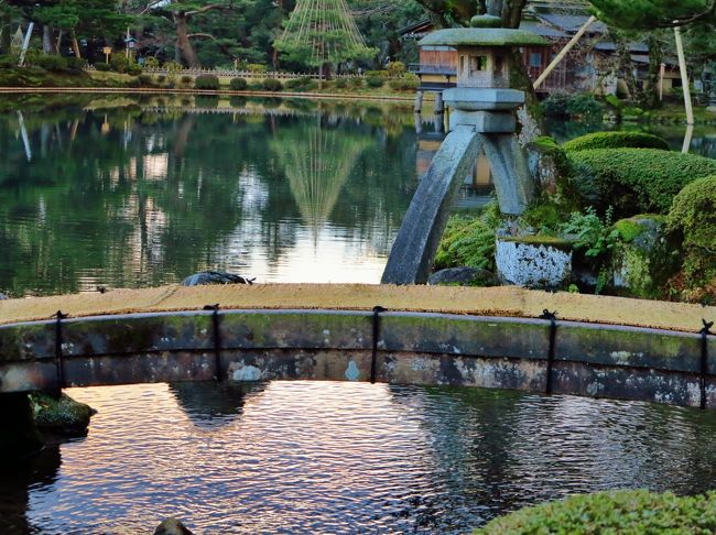 金沢-1 兼六園A 先ず,徽軫灯籠と霞ヶ池に ☆雪吊り松に落日赤々 金沢-1 兼六園A 先ず,徽軫灯籠と霞ヶ池に ☆雪吊り松に落日赤々