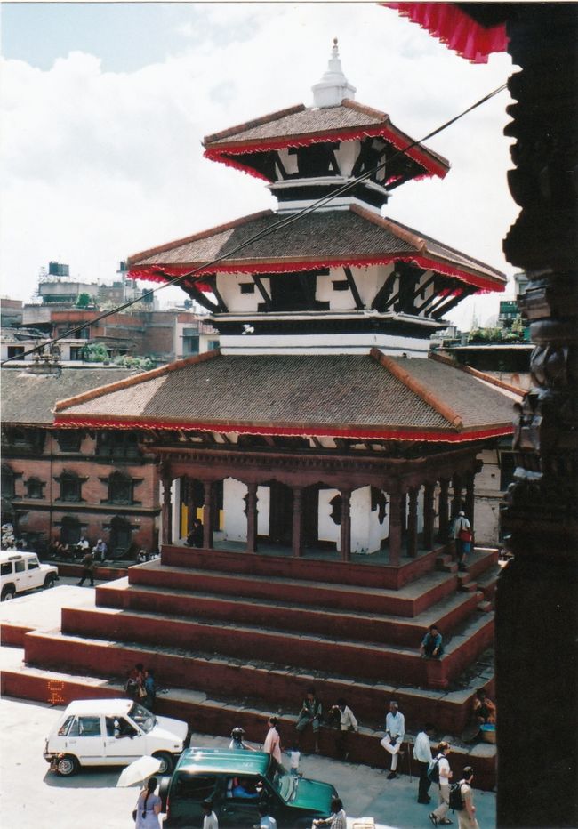 自転車をホテルで借りましたがサイズがデカく普通に乗れませんでした(笑)<br />階段とか使ってまたがります・・！足をついて止まることなんでできず突き進むのみっ！<br />爆走していたせいか翌日に知らない外国の方に昨日、チャリですごい勢いで走ってたよね！と言われる始末でした・・。