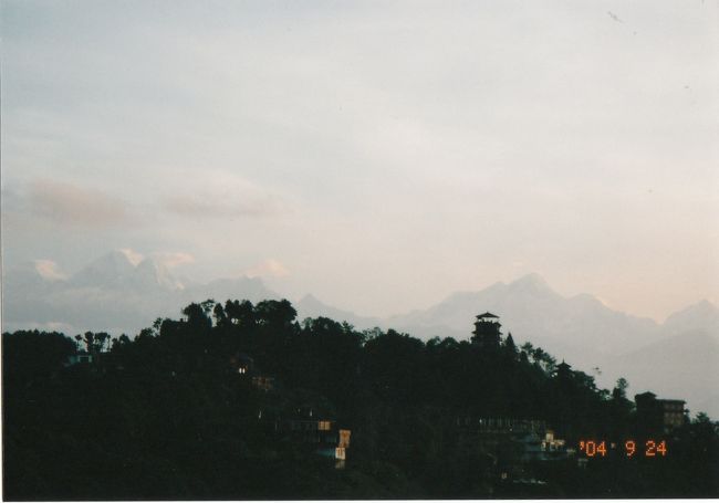 夜が明けてくると雄大な山並みが見えてきました。