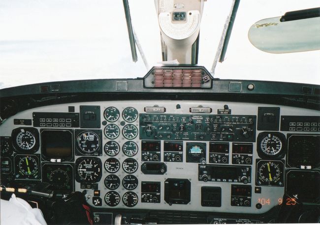 さらに翌日はマウンテンフライト。<br />エベレストがどうしても見たくて搭乗です。<br />ナゼか待合でバングラデシュ人のおばあちゃんと話が弾んだのを覚えています。<br />乗ったのはブッダエア。フライトアテンダントの人が山地図を配ってくれ、見える山の説明をしてくれます。