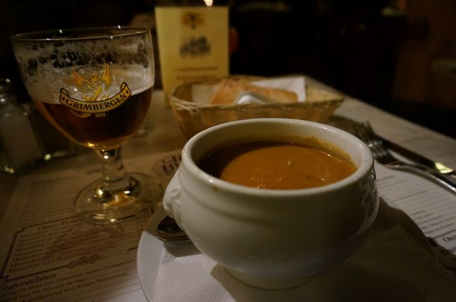 こちらは日本語メニューがありました。<br />ポタージュスープ<br />5.70ユーロ