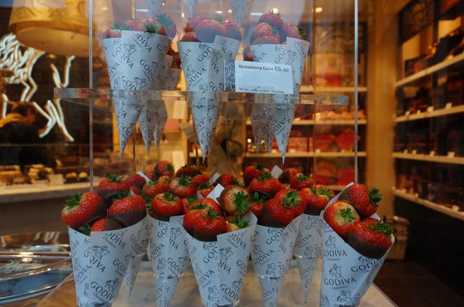 ゴデイバの前を通ったら<br />出来上がってました。<br />食べたかった〜