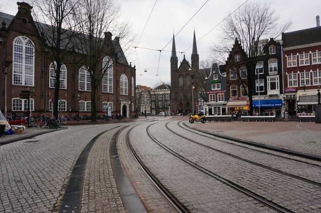 お土産のチーズを買うため<br />１０時オープンまでウロウロ