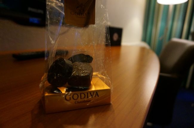夜は朝、自分のために買った<br />ゴディバのチョコ３つを<br />味わって頂きました。<br />「最高！！｣