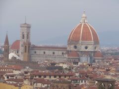 　これも同様に、ドゥオーモです。
　それにしても、このカメラは、撮影設定のダイヤルが簡単に動いてしまいます。大事な場所でちゃんと写らない時があって、写真を整理していて情けなくなってきました。