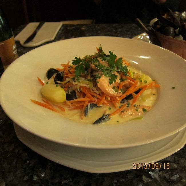 魚介のワーテルゾーイです。<br />ジャガイモ丸ごとがごろごろ入っていてかなりのボリュームです。