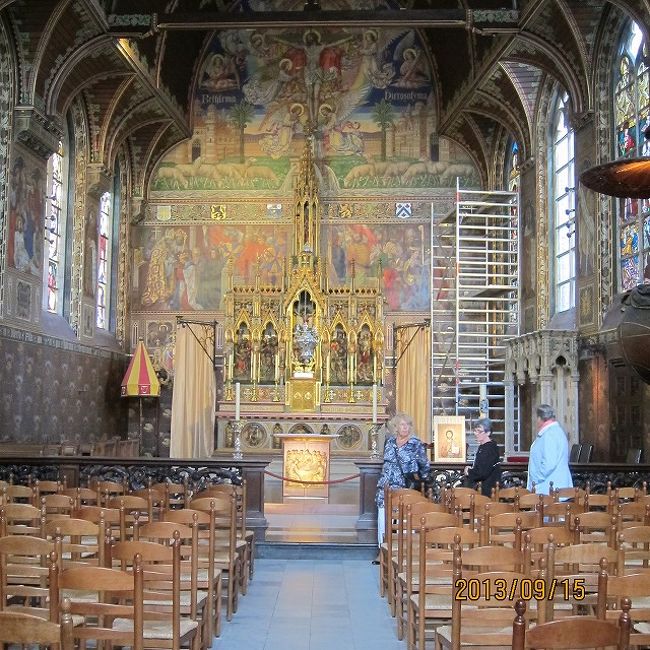 中<br />血を見せていただくのは一人かグループ単位で、写真は不可でした。<br />決まった金額ではなく、寄付というか心付けというか。<br />お金を見せるわけではなく、お賽銭箱のようなものに入れる形式というか・・でした。