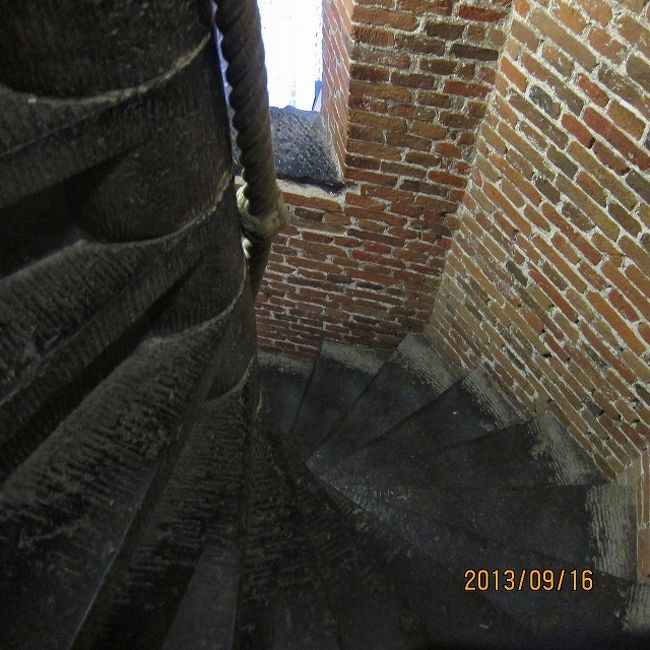 さて、すごいこと階段をのぼって