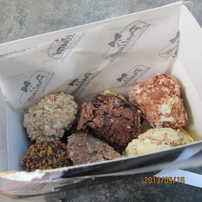 トリュフチョコを購入。<br />一粒ずつが大きくて、たっぷり入って８，７５ユーロは相当安いと思います。<br />超有名どころとかではないけれど、リーズナブルなうまうまチョコでした。