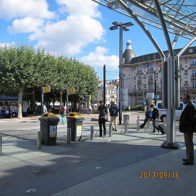 ゲントに到着です。<br />駅前にトラム乗り場があります。