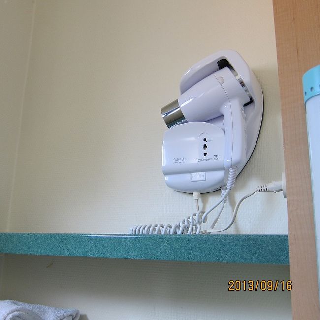 ドライヤーも完備です。