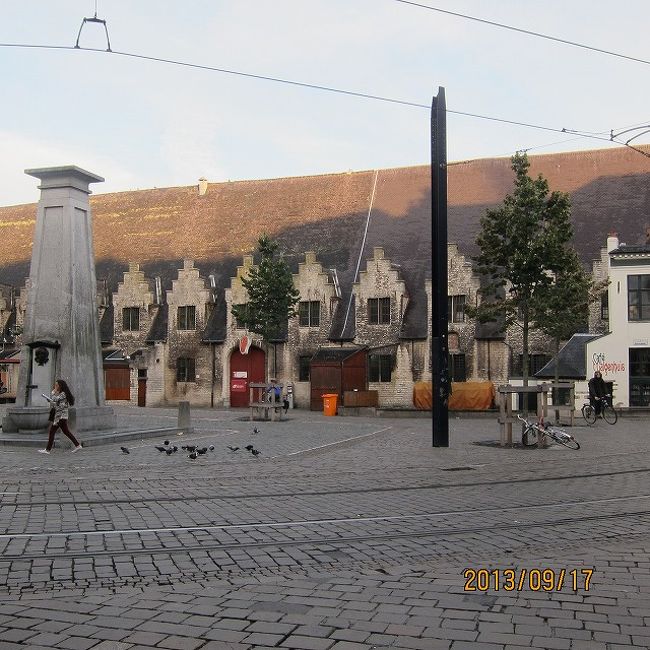 朝です。<br />お散歩、もとい朝ごはんを求めてさまよいます。<br />ホテルの朝食ってなんであんな高いかなぁ・・