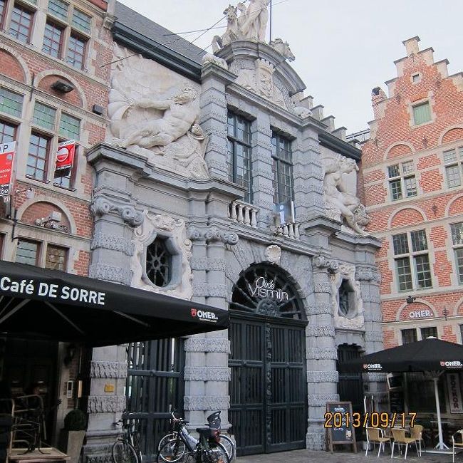 魚市場の入り口でしょうか。<br />ネプチューンとかでしょうか。<br /><br />ゲントってほとんどガイドブックの記載がないので