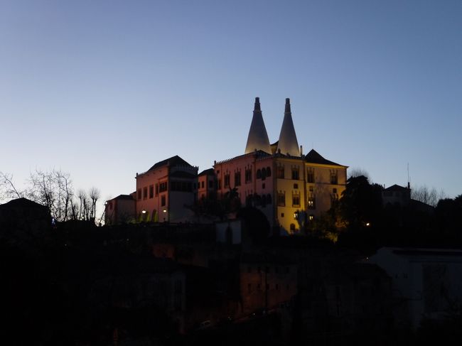 王宮の夜景。<br />