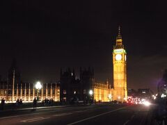 ロンドンアイを大満足で降りました。

地下鉄の駅に向かう途中にビッグベンと・・