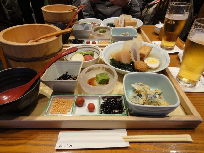 おでんとだし茶漬けのセットです。ビールと日本酒も飲んでしまいました。