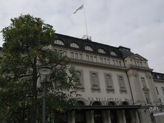 ホテルまで戻って預かってもらっていたスーツケースを引き取りに行き、その後、空港行きの列車に乗るために中央駅へ。
