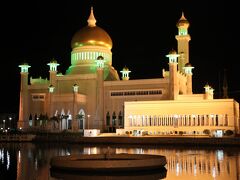 オマール アリ サイフディン モスク