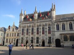 広場が2つあるのも特徴。