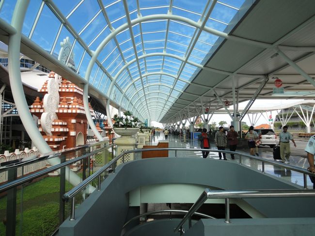 ングラ・ライ空港の様子