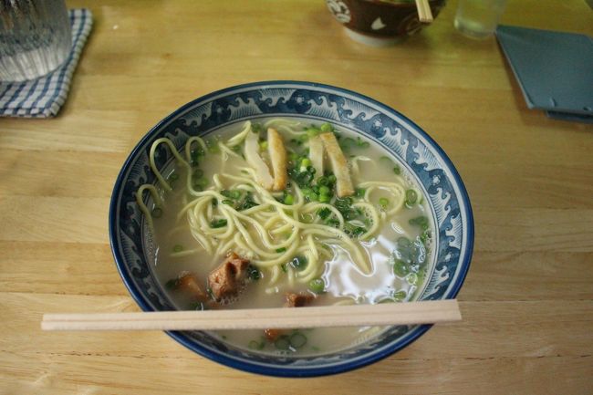 八重山そば大盛り（550円）♪<br />評判通りすごく美味しかったです！<br />スープがとんこつ風味であっさりごくごく飲み干せます。<br />次回来た時もまた食べに来たいなー！