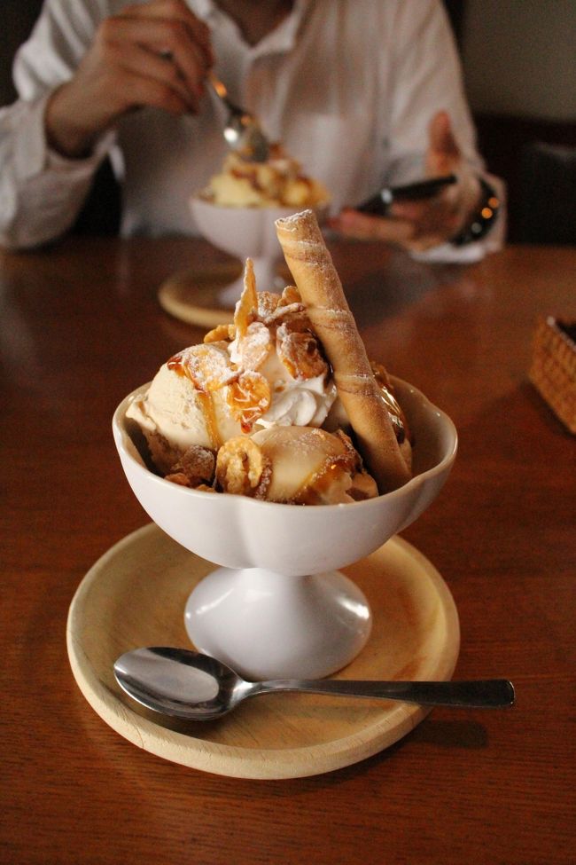 黒糖パフェは黒糖アイスが甘すぎず黒糖の味が効いていて美味しかったです。<br />すぐに完食（笑<br />こっちもまた食べたいなぁ〜♪