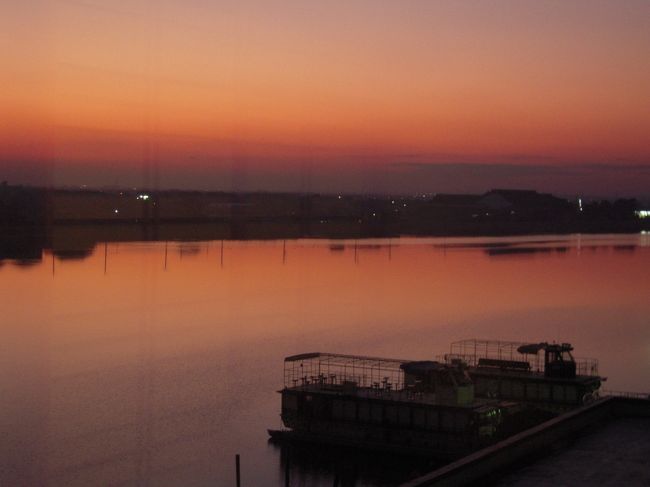 ホテルの部屋から見た夕焼け
