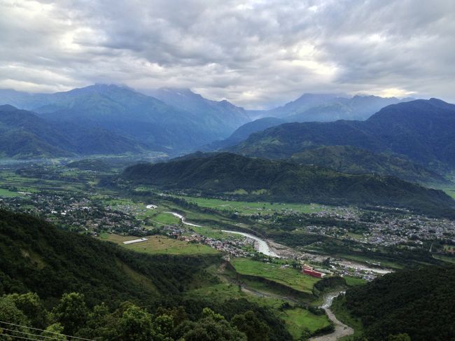 ここからの眺めは最高なんです<br />しかし、今は雨季ヒマラヤ山脈は見えません