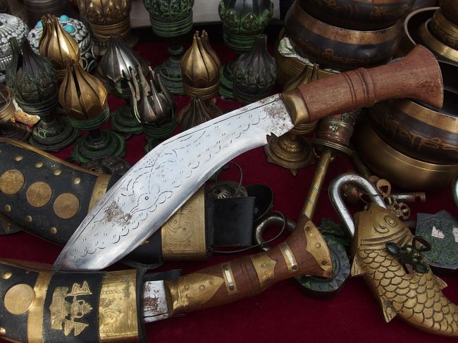 こんなナイフまで