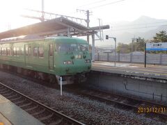 緑の電車で近江舞子に戻る