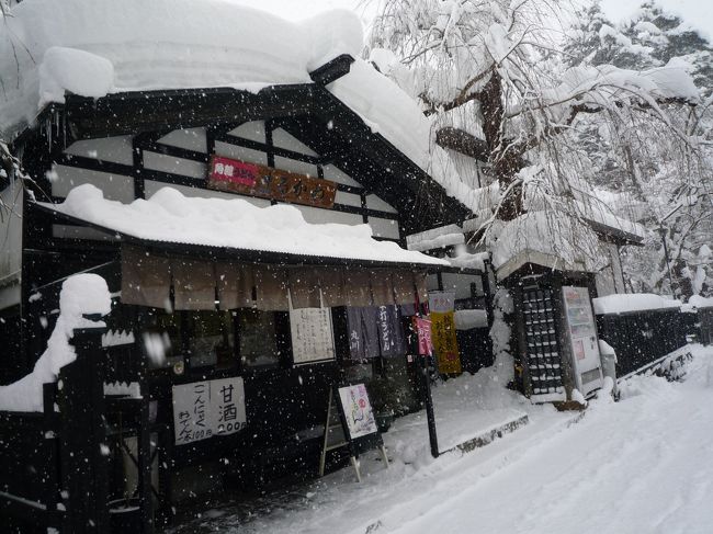 通りにはお土産屋さんや、食べ物屋さん等、所々にありました。<br /><br />