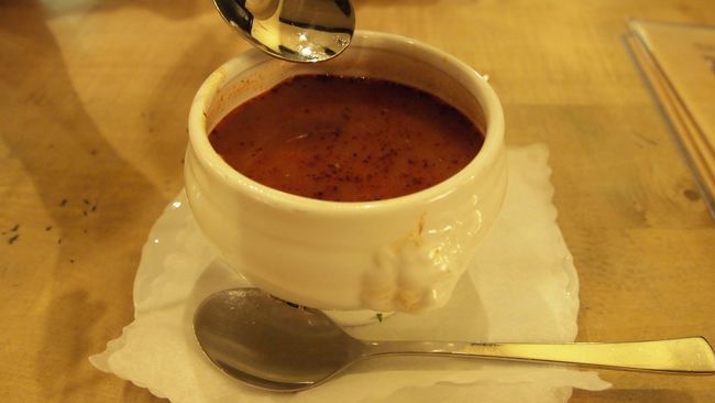 お腹はいっぱいだったのでグラーシュだけ注文。<br /><br />お酒に弱い旦那さんがべろべろに酔っ払ってしまったので、<br />本日はこれにて宿に戻ります。