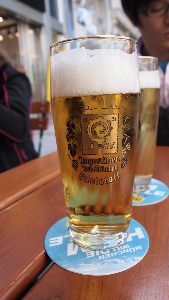 昨日のアウグスティーナーが気に入ったので、<br />今日のランチもここで！！<br />やはりピルスが好き。