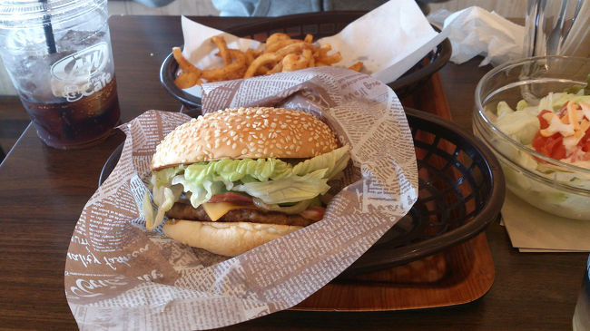 ABCバーガー。アボカド入ってます。