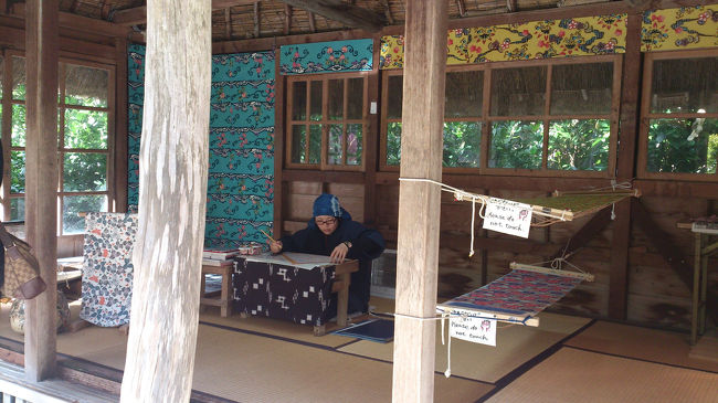 紅型の体験やシーサーの絵付け体験もできます。