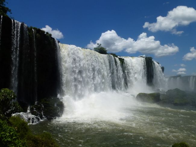 さまざまの角度から飛沫を浴びながら