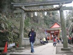 はい、到着～☆表参道から1368段の階段を上ってきました。

厳魂神社（いづたまじんじゃ）に到着です。「奥社」というのは厳魂神社の俗称なんですね。
