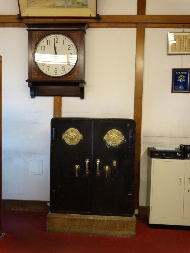 フロントにあった、100年以上使っている金庫<br /><br />フロントの方にお願いして撮影しました。