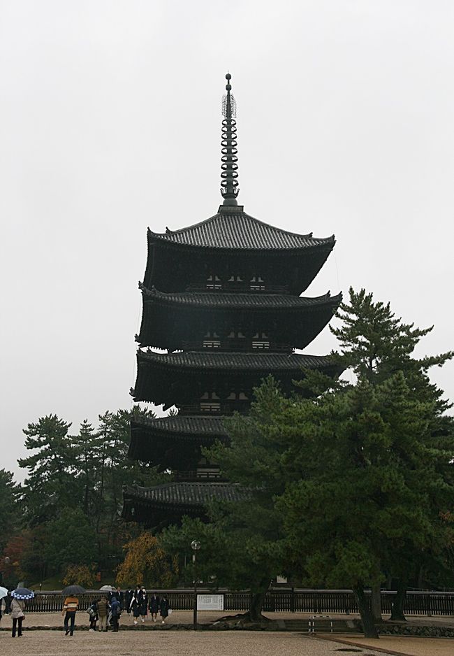 ガブリエラさんに塔が良く見える場所を教えて頂いて撮影タイム♪<br /><br />ホント、地元の方が一緒だと無駄な動きが一切なくなるのでエラーも減ります(^^*