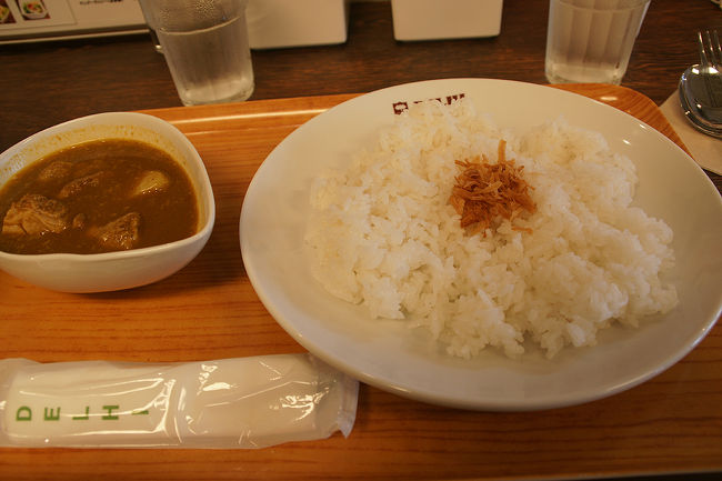 ●デリーカレー＠銀座デリー<br /><br />困ったときは、これ！とメニューに書いていました。<br />この店のスタンダードのようです。<br />とてもまろやかです。<br />個人的には、コマルカレーの方が好きなかな。