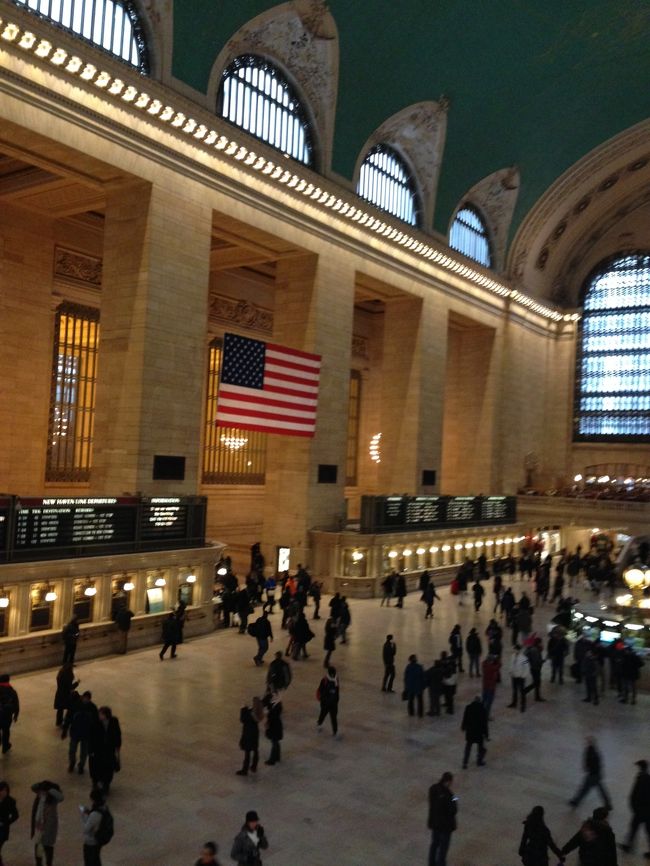 グランドセントラルの地下でお茶しました。<br />トイレもあります。<br />空港のトイレ以外はペーパーシートがなかったので、気になる方は除菌の用意を！<br />ここのアップルでWiFi使えました。<br />ここからタイムズスクエアまで一応歩けます。<br />たぶん30分くらいかな。