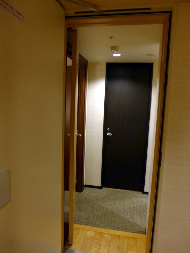 お隣のツインルームと繋がります