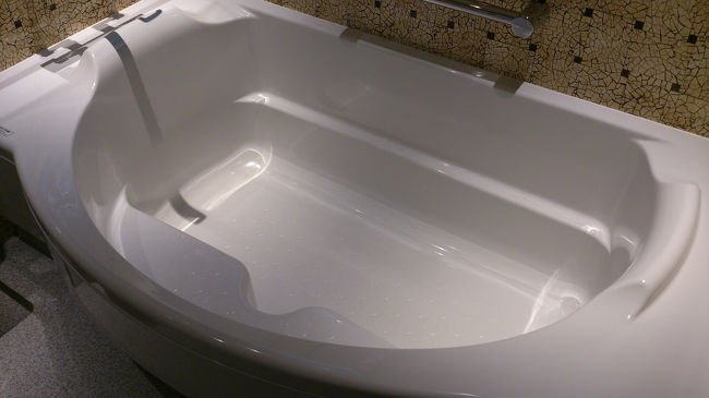 ゆっくりできたバスタブ。