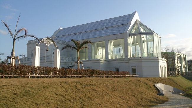 部屋のバルコニーから見えた教会。<br />素敵です。