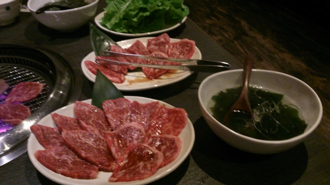 お肉、やわらかくて美味しい！<br />サンチュで巻いて食べました。<br />息子いわく昨日の国際通りで食べたステーキより美味しいそうです。