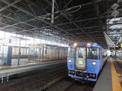 旭川駅に到着しました。ここで途中下車します。