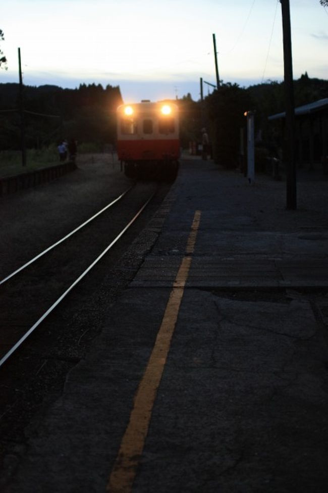あたりも薄暗く何だか寂しい気持ちになっていきます。
